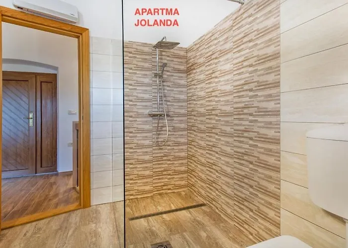 Apartma Jolanda *