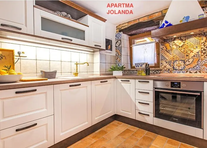 Apartma Jolanda アパート Šmarje